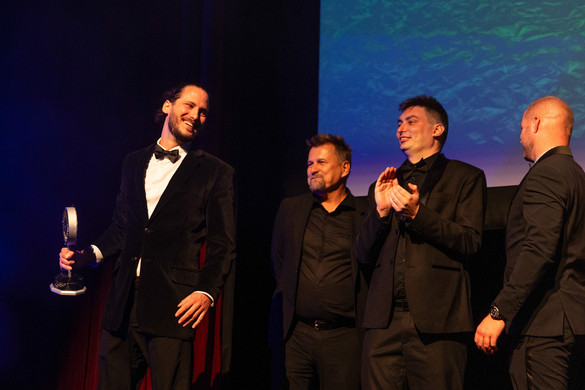 SZFE-s rendező nyert a világ legrangosabb autós filmfesztiválján