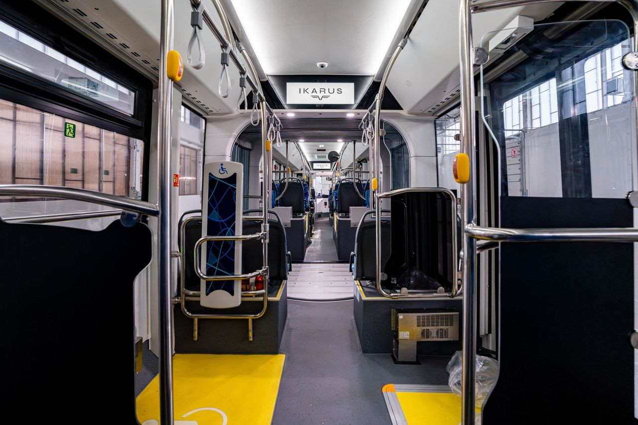 Az Ikarus legújabb fejlesztése, a 180e típusjelű, teljesen elektromos csuklós autóbusz sikeresen debütált