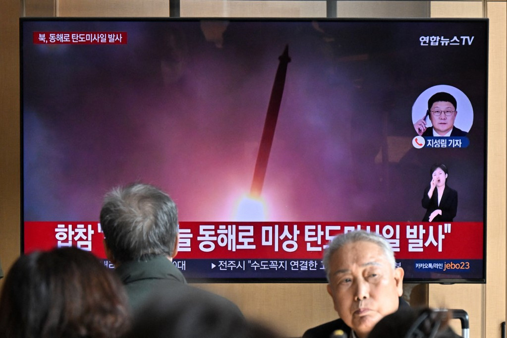 Újabb ballisztikus rakétateszteket hajtott végre Észak-Korea