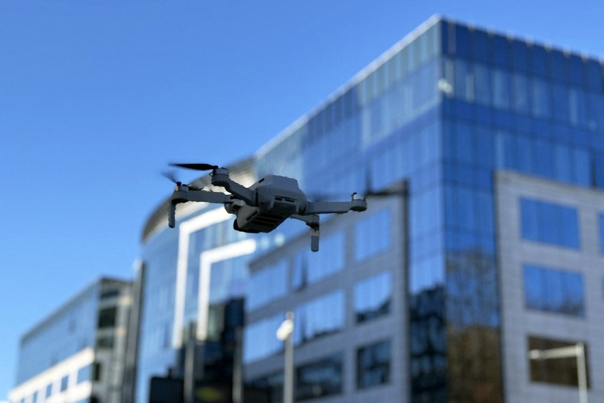 Franciaországban egy ismeretlen UAV repült át egy harckocsioszlop felett