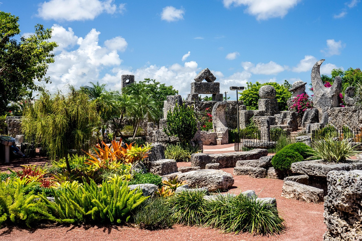 Megfejthetetlen rejtély, így született a Coral Castle