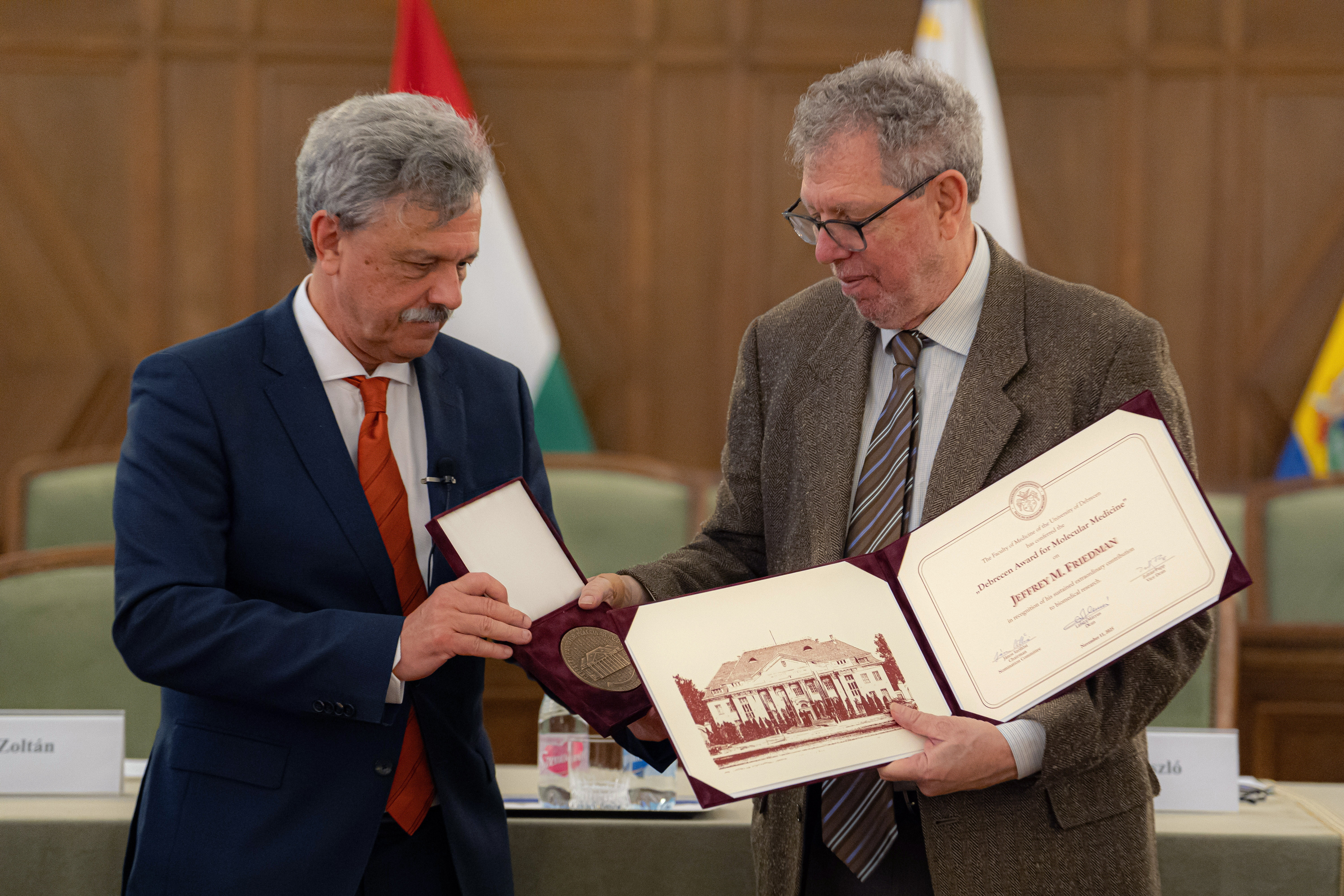 Friedman professzor vehette át a Debrecen-díjat