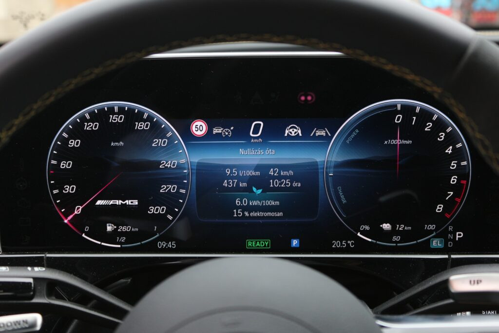 Mercedes-AMG E53 műszerfal