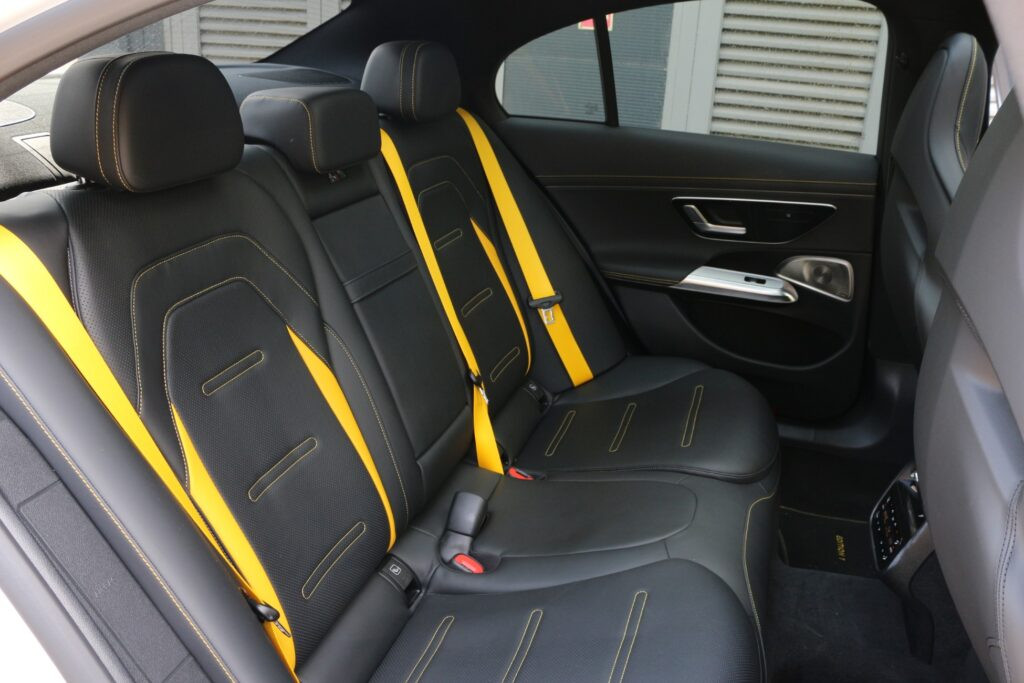 Mercedes-AMG E53 hátsó ülések