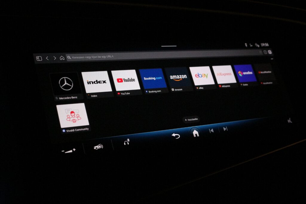 Mercedes-AMG E53 multimédia