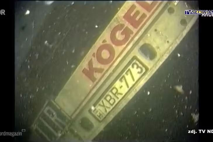 Az egyik magyar  áldozat  pótkocsijának a rendszámtáblája