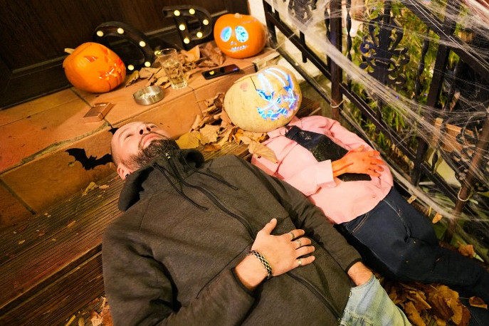 Fotó: AFP/Mihai Barbu Nem kapott másodszorra sütit, leszúrta a házigazdát