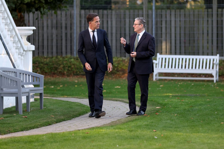 Fotó: AFP/Pool/Suzanne Plunkett Már azok is a békéről beszélnek, akik folytatnák a háborút