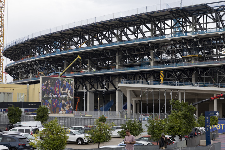 Fotó: AFP/Josep Lago Több mint húszezer szurkoló nézte meg a Barcelona edzését az új Camp Nouban