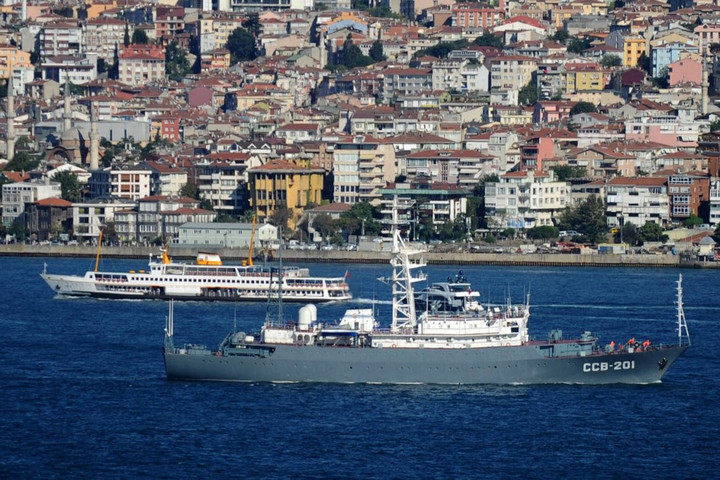 Kémhajók a láthatáron