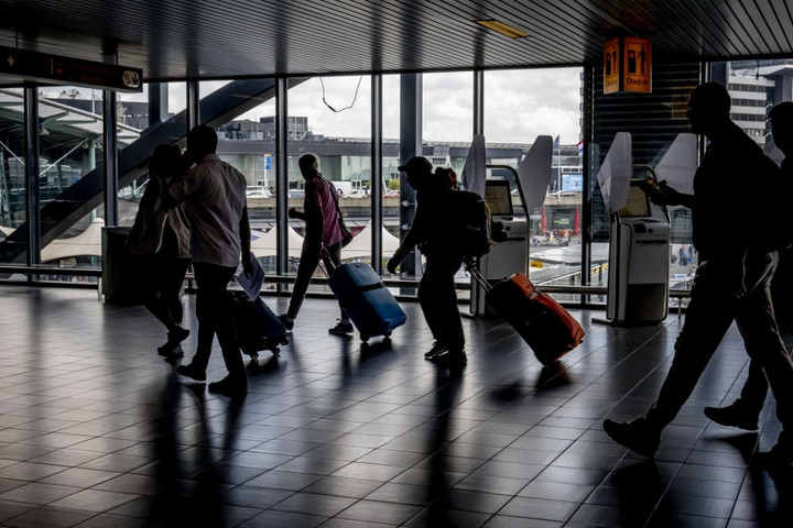 Már tudjuk, milyen sürgősségi vásárlásokat térít meg a biztosító, ha késik a repülőgépünk