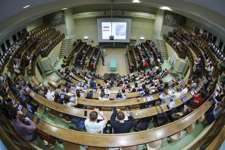 Sok ezer magyar ifjú tanul külhonban