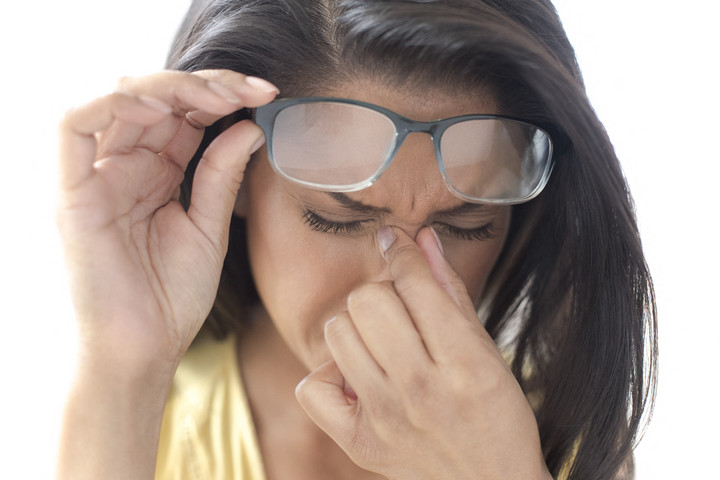 Ez nem csak „fejfájás” - komoly probléma is állhat a háttérben