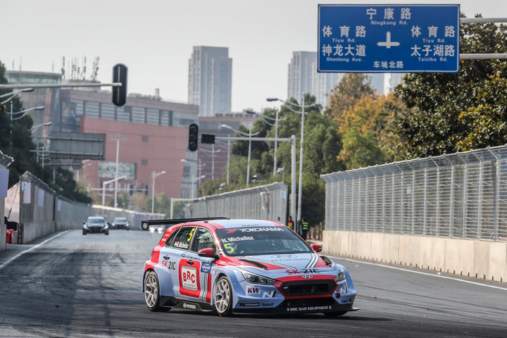 Fotó: DPPI via AFP/DPPI Media/Marc De Mattia Michelisz a hatodik helyen