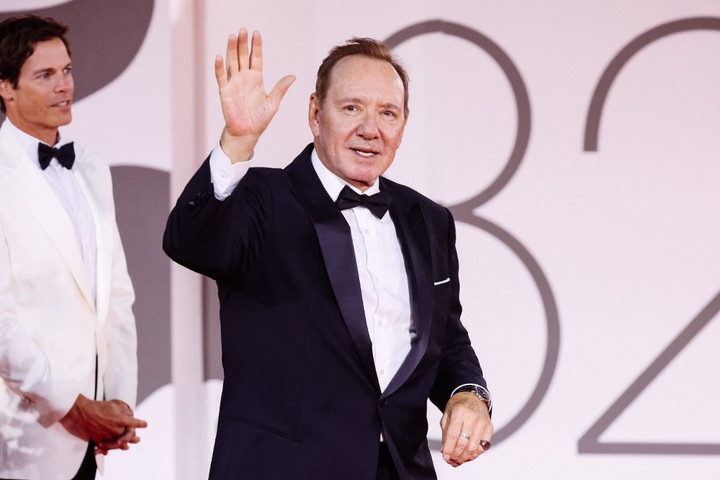 Kevin Spacey egyre lejjebb csúszik