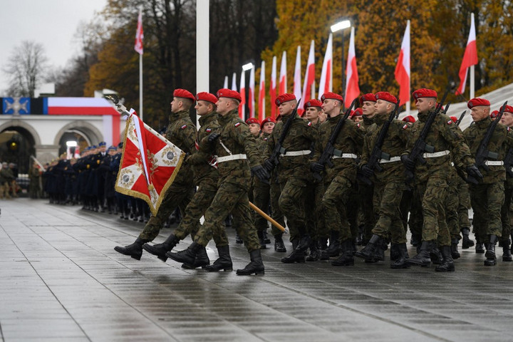 Több százezres kiképzettről álmodik Varsó