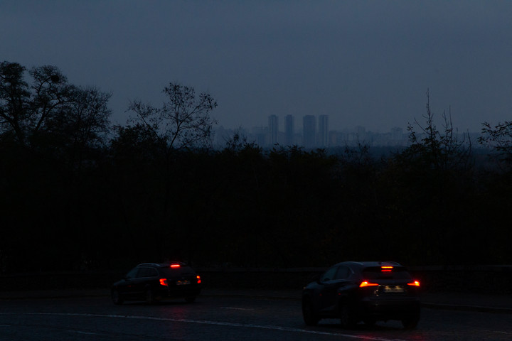 Fény a romok között