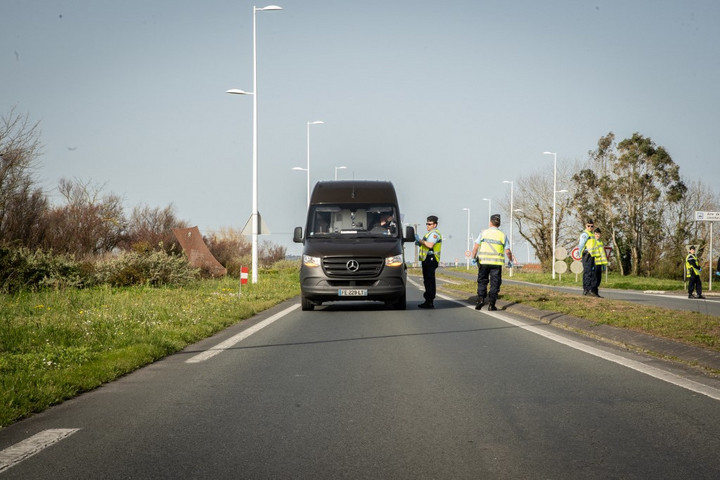 Fotó: AFP/Hermis/Leo Coulongeat Emberek közé hajtott egy autós Franciaországban