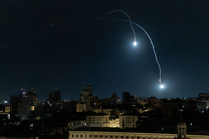 Ukrajna zenével pusztítja el Putyin „szuperfegyverét”