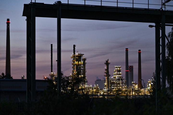 A kínai olajfinomítók lemondták az orosz olajszállítmányok egy részét