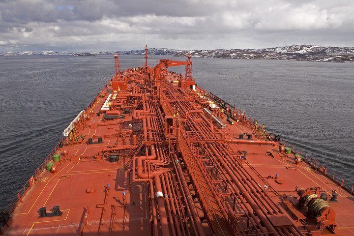 Új-zélandi cég segítette az „árnyékflottát” az iráni és orosz olaj szállításában