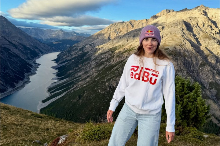 Vas Blanka nagy napja: gyönyörű ruhában ment férjhez a kerékpáros