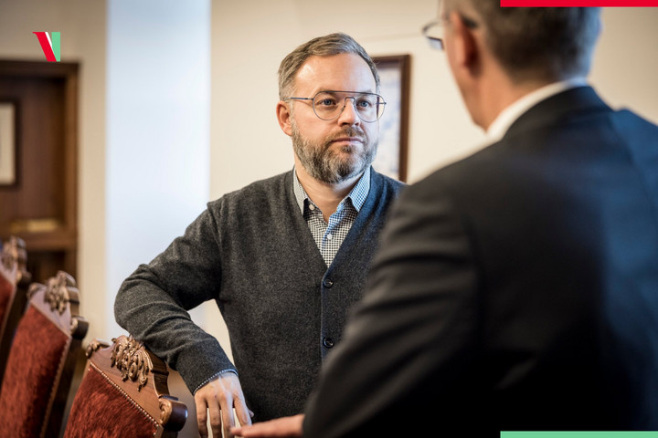 Fotó: Facebook/Orbán Viktor Komoly bajban van Európa