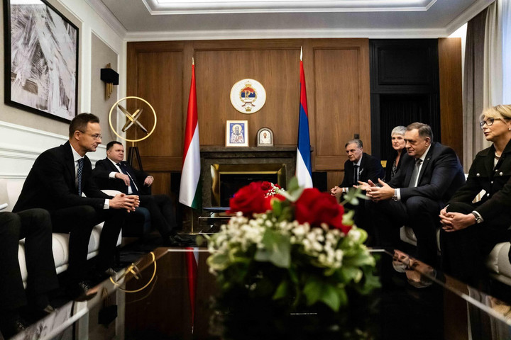 Fotó: Facebook/Szijjártó Péter A magyar külpolitika azért sikeres, mert patrióta