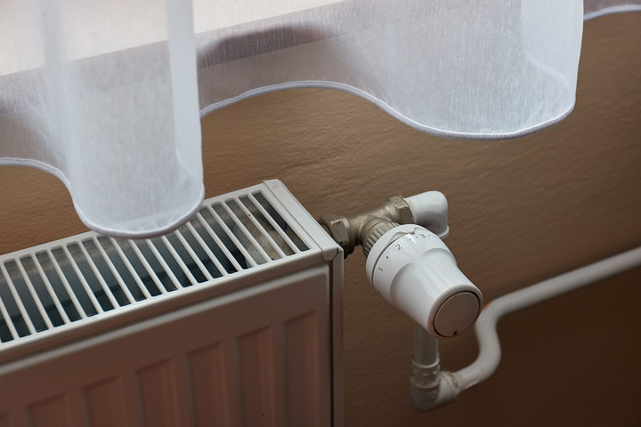 Egy régi elfelejtett fűtési trükk olcsón melegen tartja az otthonát