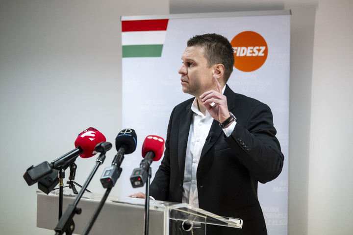 Menczer szerint Trump béketervet dolgoz ki, Brüsszel pedig háborús tervet készít