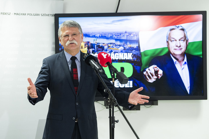 Fotó: MTI/Balázs Attila Kövér László: a nemzeti konzultáció által biztosított támogatással nagyobb súlyt adhatunk szavainknak a brüsszeli vitákban