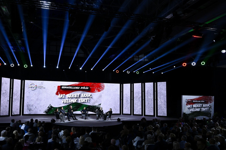 Fotó: MTI/Hegedüs Róbert Teltházas a Háborúellenes Nagygyűlés + VIDEÓ