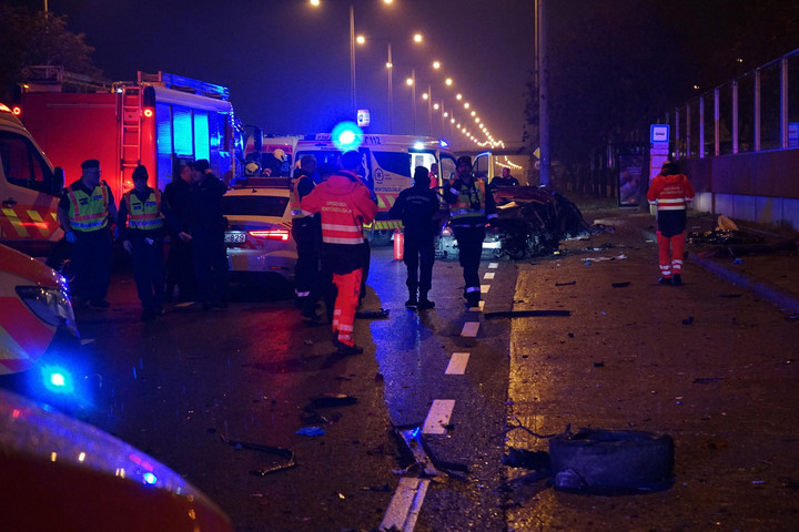 Fotó: MTI/Mihádák Zoltán Egy fiatal férfi halt meg a szombat éjszakai közlekedési balesetben