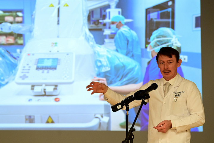 Elvégezték Magyarország első robotasszisztált gerincműtétjét