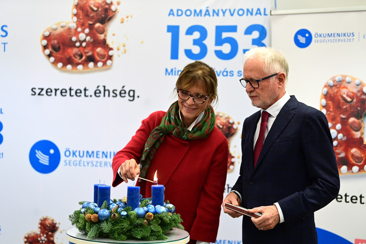 Lévai Anikó: erős közösség vesz körül bennünket