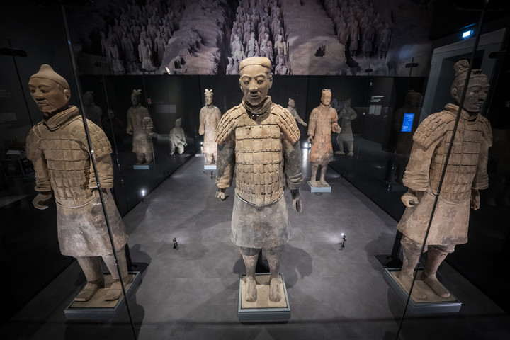 Péntektől látogatható a kínai agyagkatonákat bemutató kiállítás