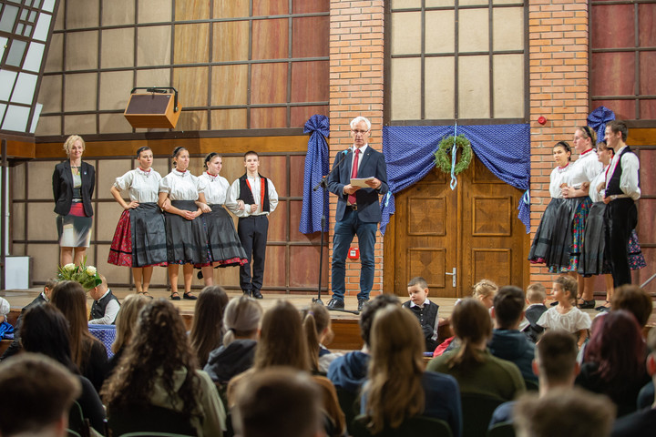 A Nemzetiségi Tanulmányi Ösztöndíj elnyerése a közösség összefogásának eredménye is