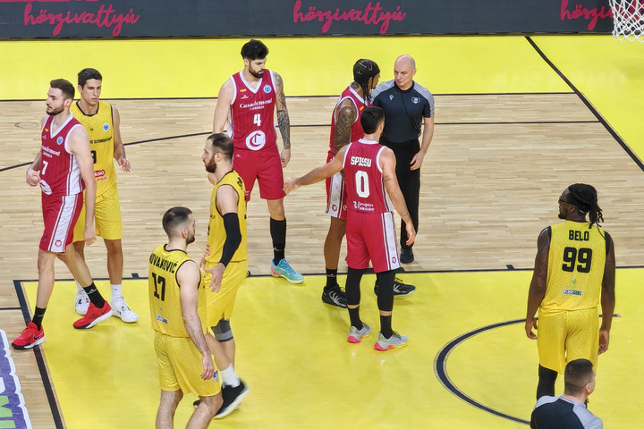 Fotó: hungarysport.hu fb oldala Egy félidőt bírt a Falco a Zaragoza ellen