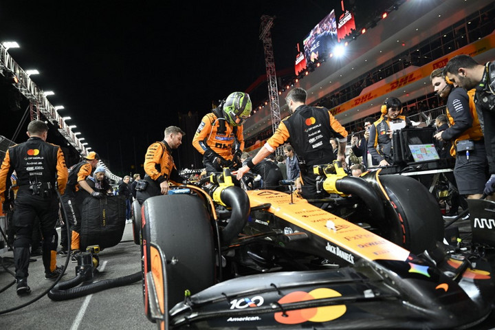 Fotó: TAYFUN COSKUN / ANADOLU / ANADOLU VIA AFP A McLarenek padlólemeze túlzott kopást mutatott, kizárták őket