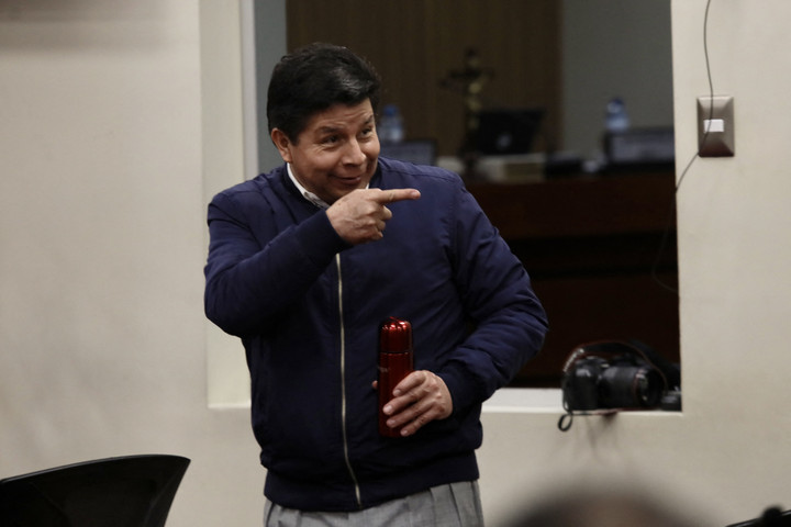 Börtönbüntetésre ítélték Pedro Castillo perui exelnököt