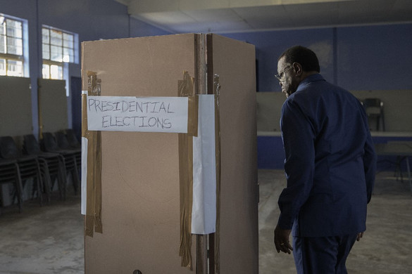 Adolf Hitler bejelentette indulását a namíbiai választásokon