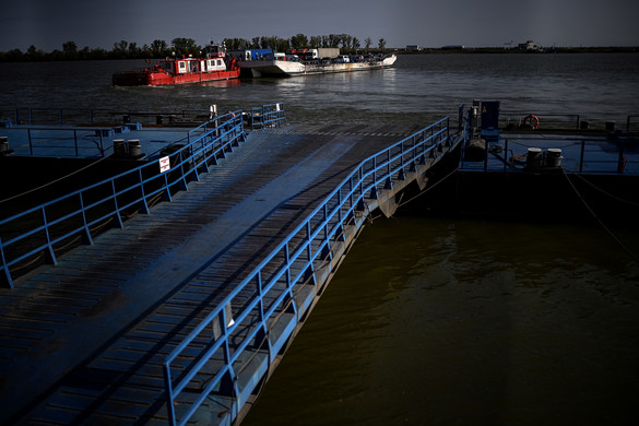 Felfüggesztették a kompátkelőhely működést
