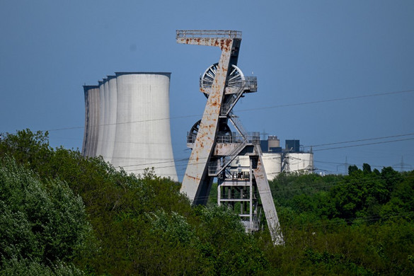 Fotó: AFP/DPA/Ina Fassbender Hiába kötelező átvennie, nincs pénze Bukarestnek a finomítóra