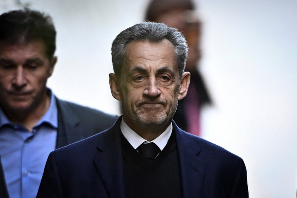 Nicolas Sarkozy könyvet írt a bebörtönzéséről