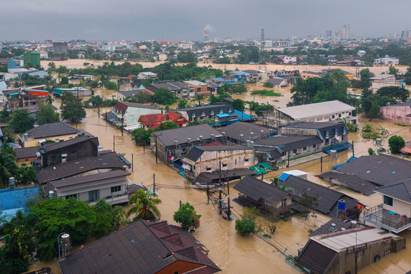 Tovább veri az ég Thaiföldet