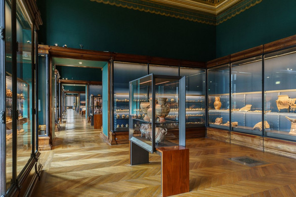 Bezárt a Louvre egyik ékköve