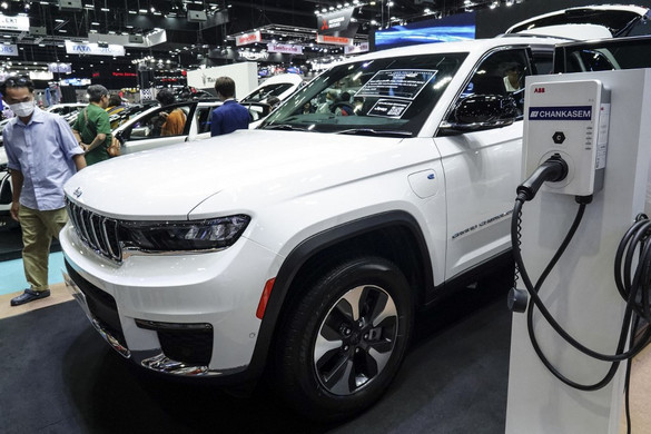 Tömegesen kapnak lángra ezek a hibrid autók, amelyek nálunk is kaphatók