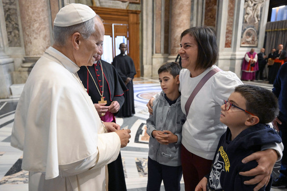 Nélkülözőkkel ebédelt a pápa a szegények világnapján