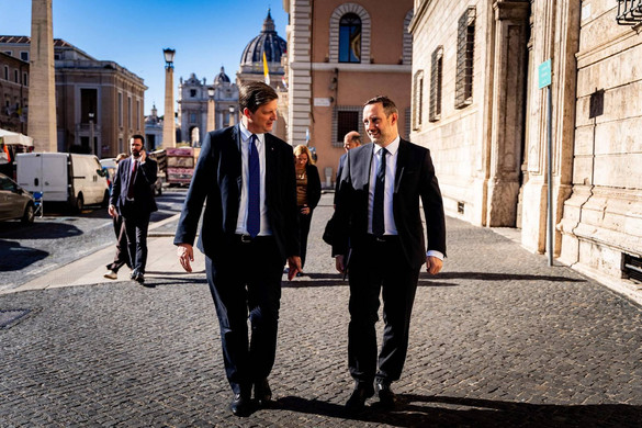 Azbej Tristan: A pápa áldását adta