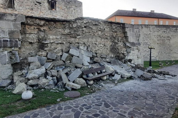 Török nélkül is dől a fal Egerben